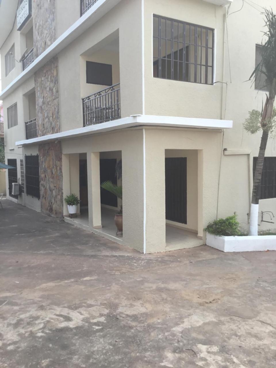 Jenos Hotels Acra Exterior foto